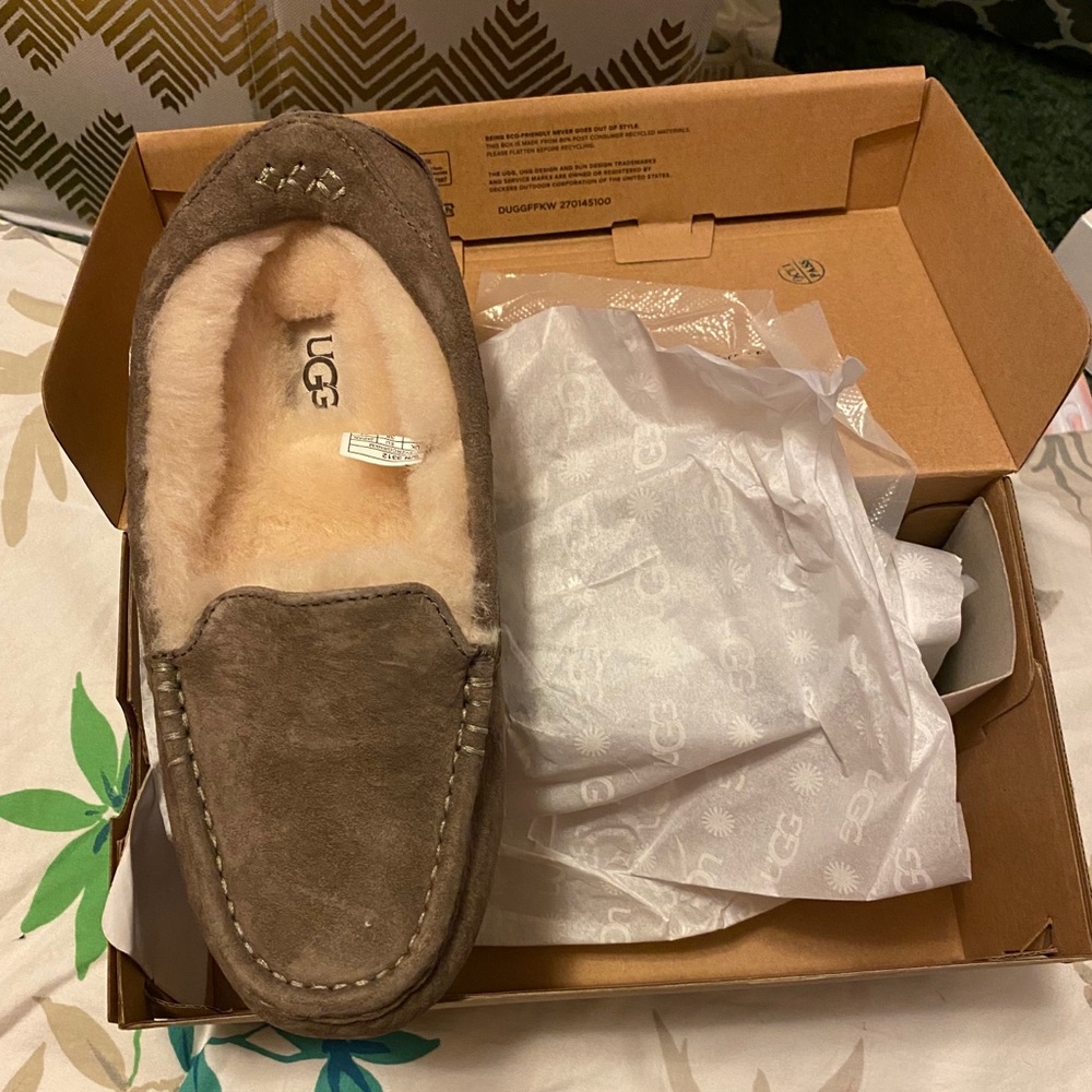 Woman’s Ansley UGG slippers